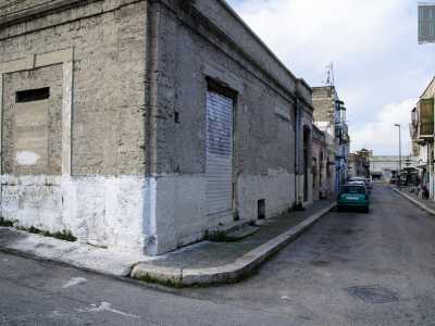 Svoltando a destra da via Potenza ci si immette in via Matera